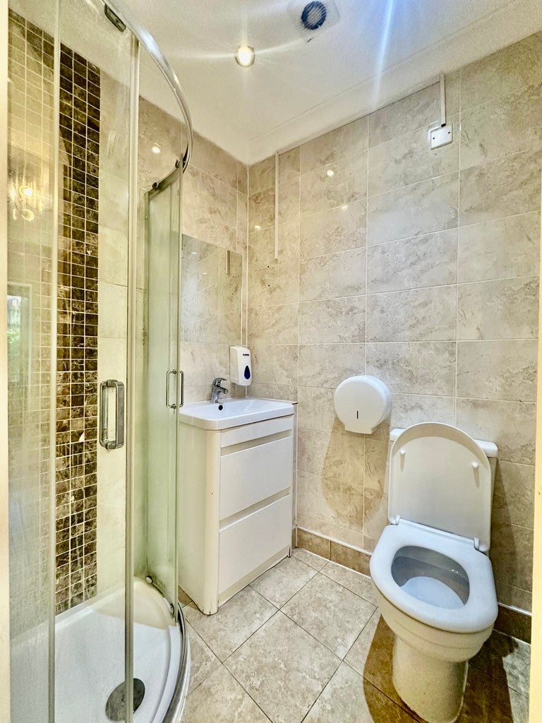 Flat Como Street in Greater London