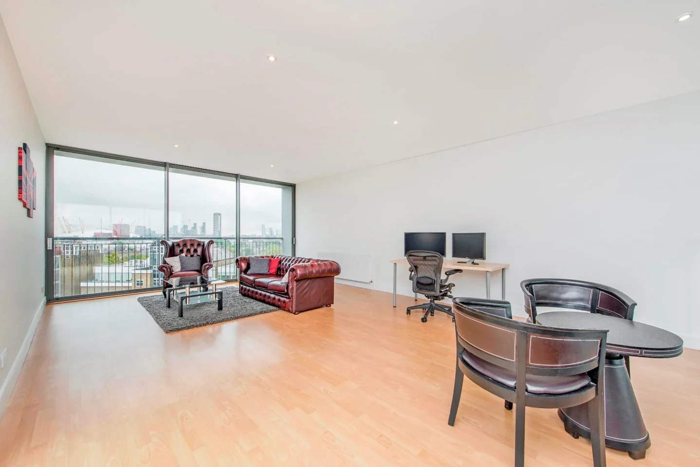 Flat Selsdon Way in Greater London