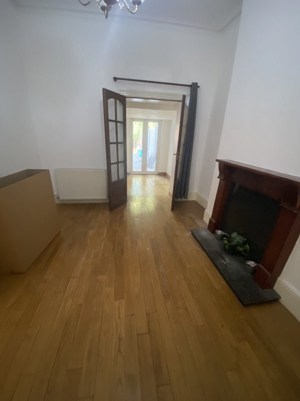 Room Ellison Road in Greater London