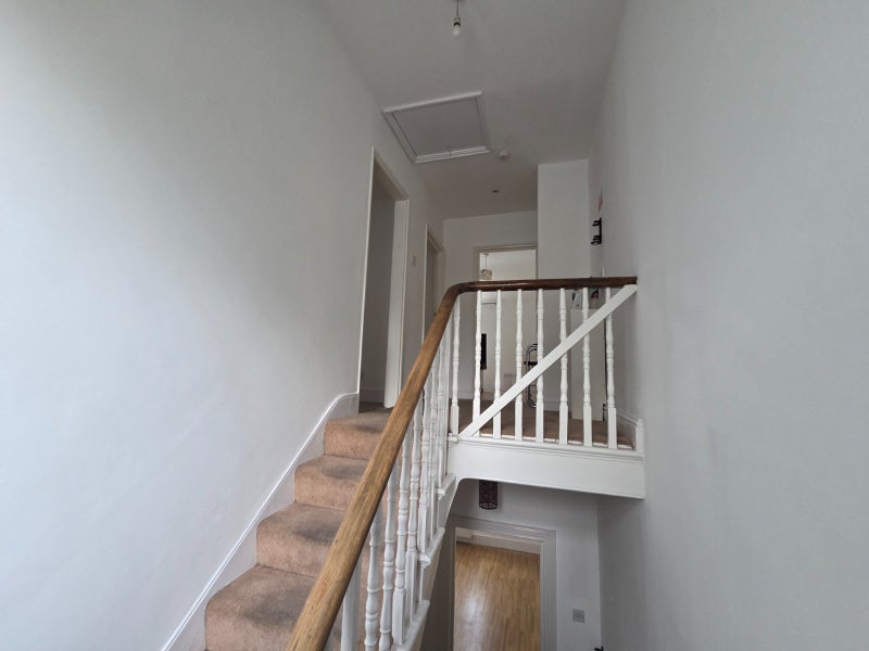 Room Ellison Road in Greater London