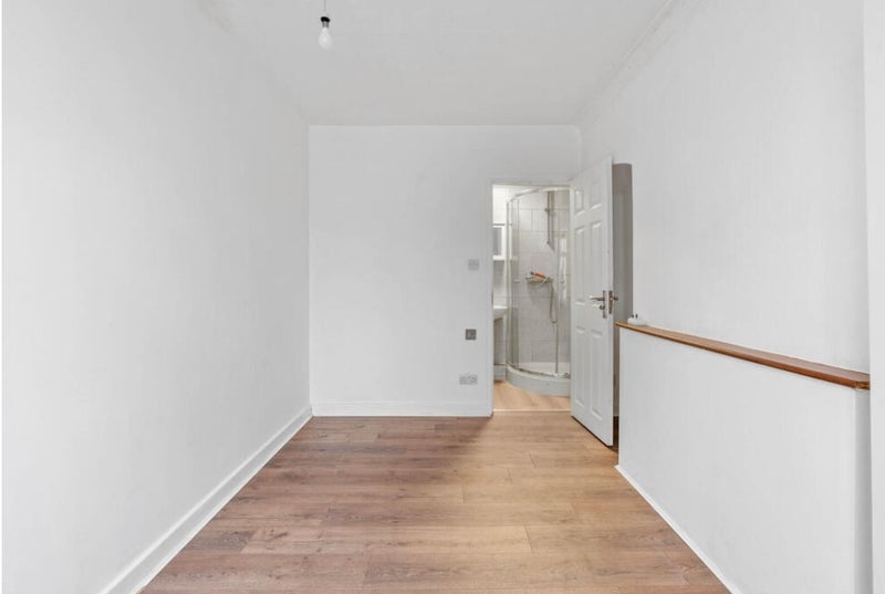 Room Sir Henry Parkes Road in Coventry