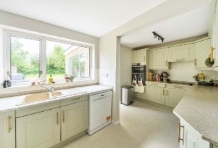 House Broad Close in Cherwell District