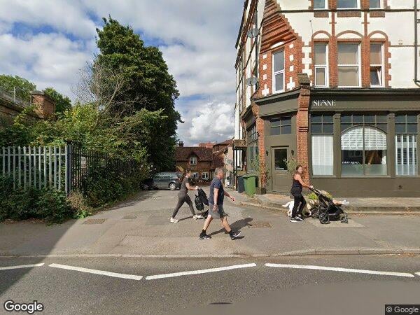 Flat Croydon Road in Reigate and Banstead