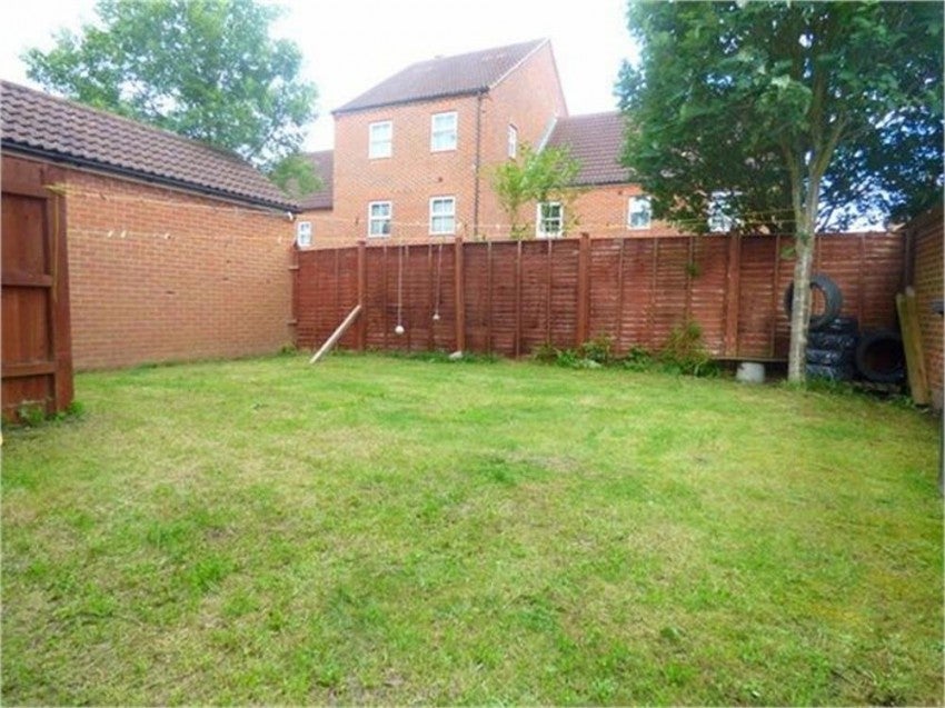 House Harding Spur in Slough