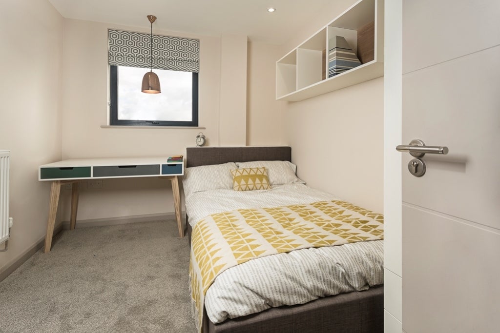 Flat Woodville Road in Cardiff