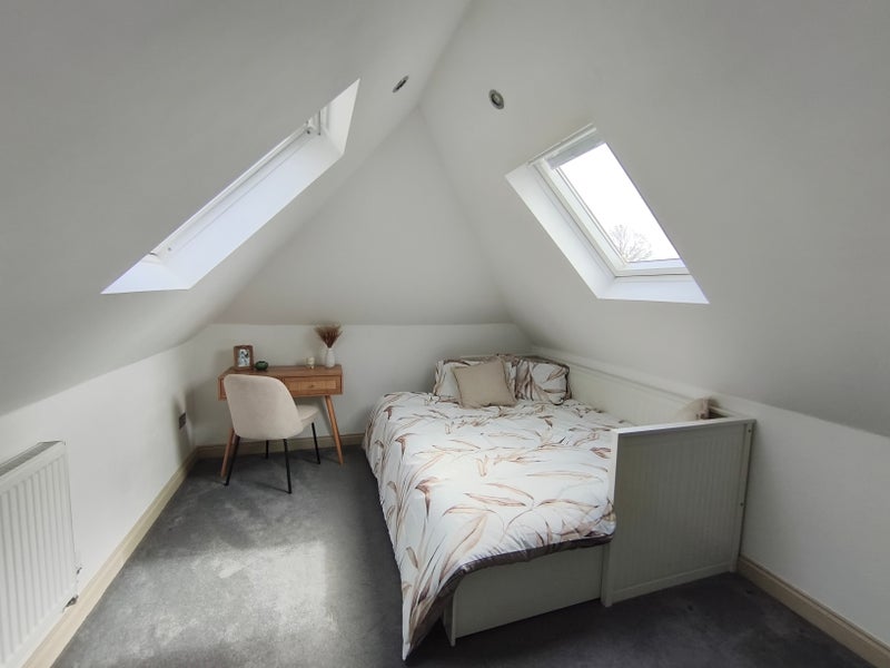 Room Northampton Road in Greater London