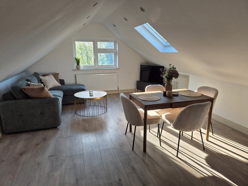 Room Northampton Road in Greater London