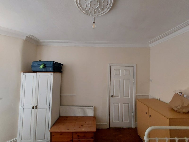 Room Repton Road in Bristol