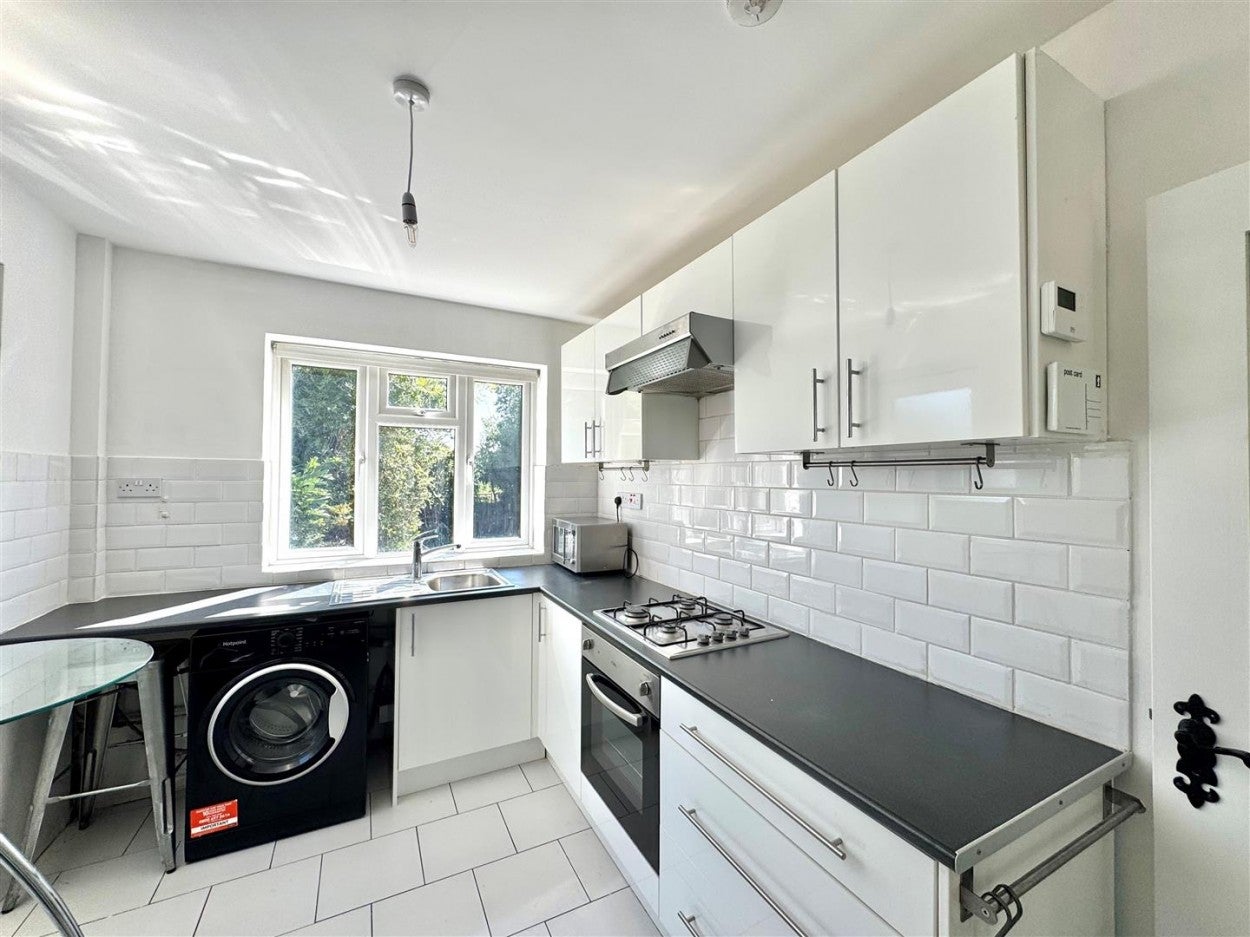 House Kings Drive in Greater London