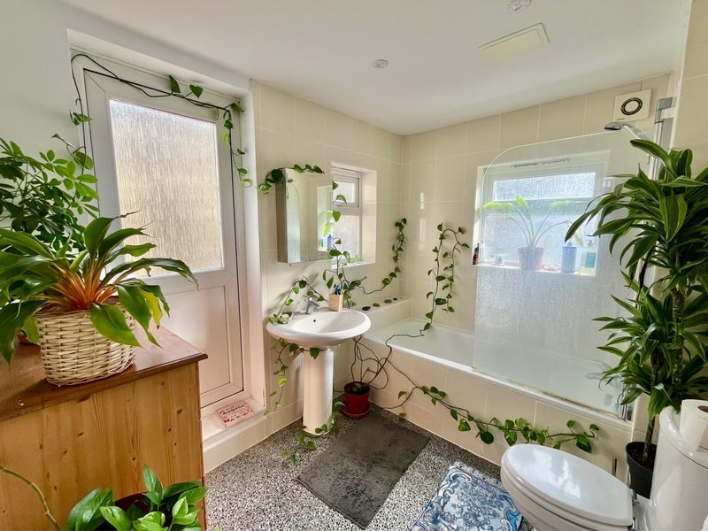 Room Coldharbour Lane in Greater London