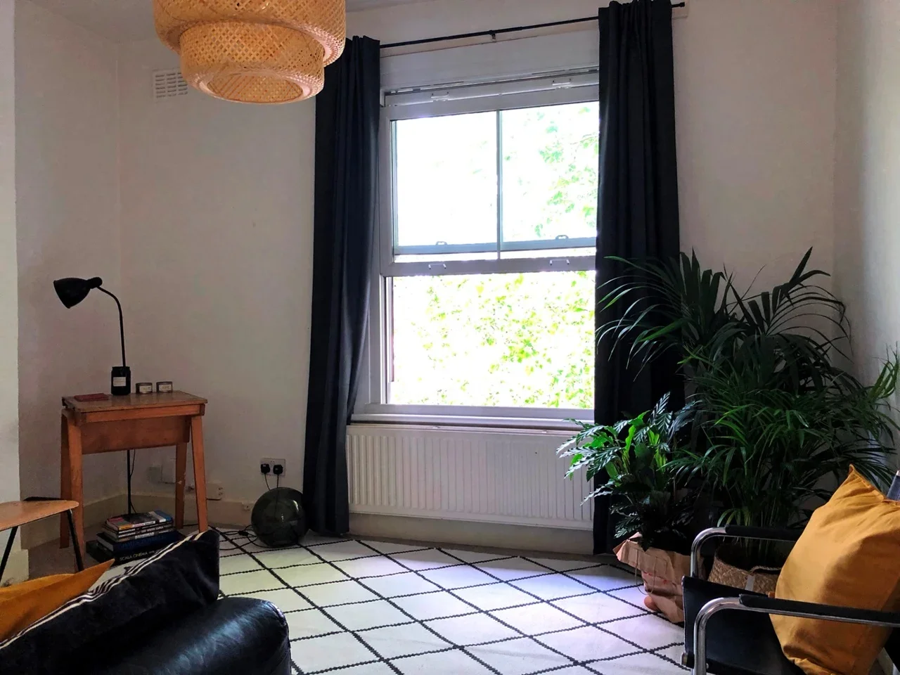 Flat Asylum Road in Greater London
