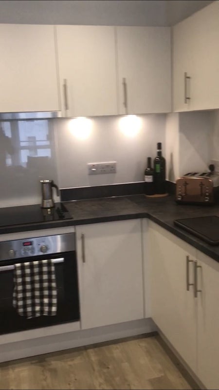 Room Ifield Road in Crawley