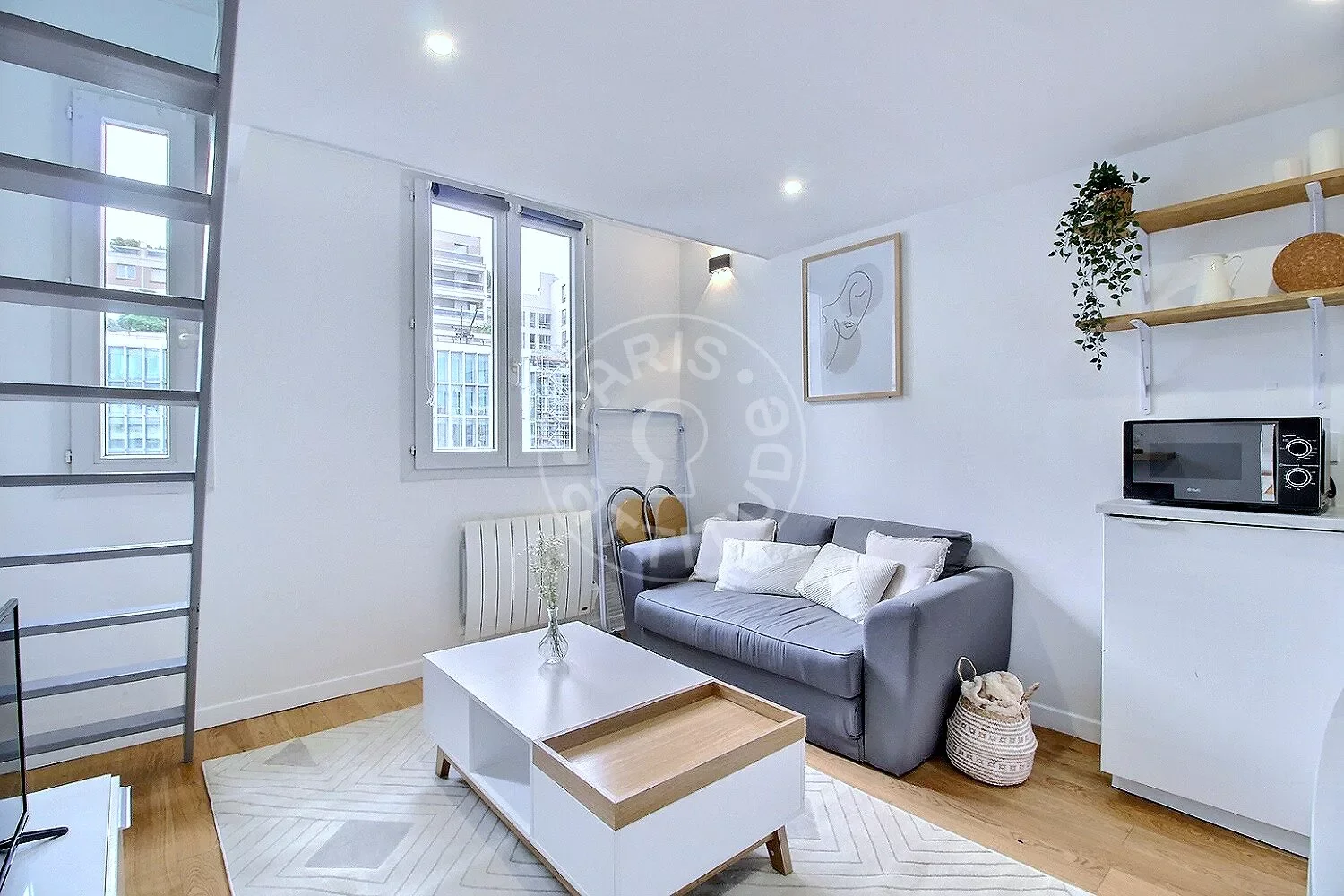 Appartement Rue des Terres au Curé à Paris