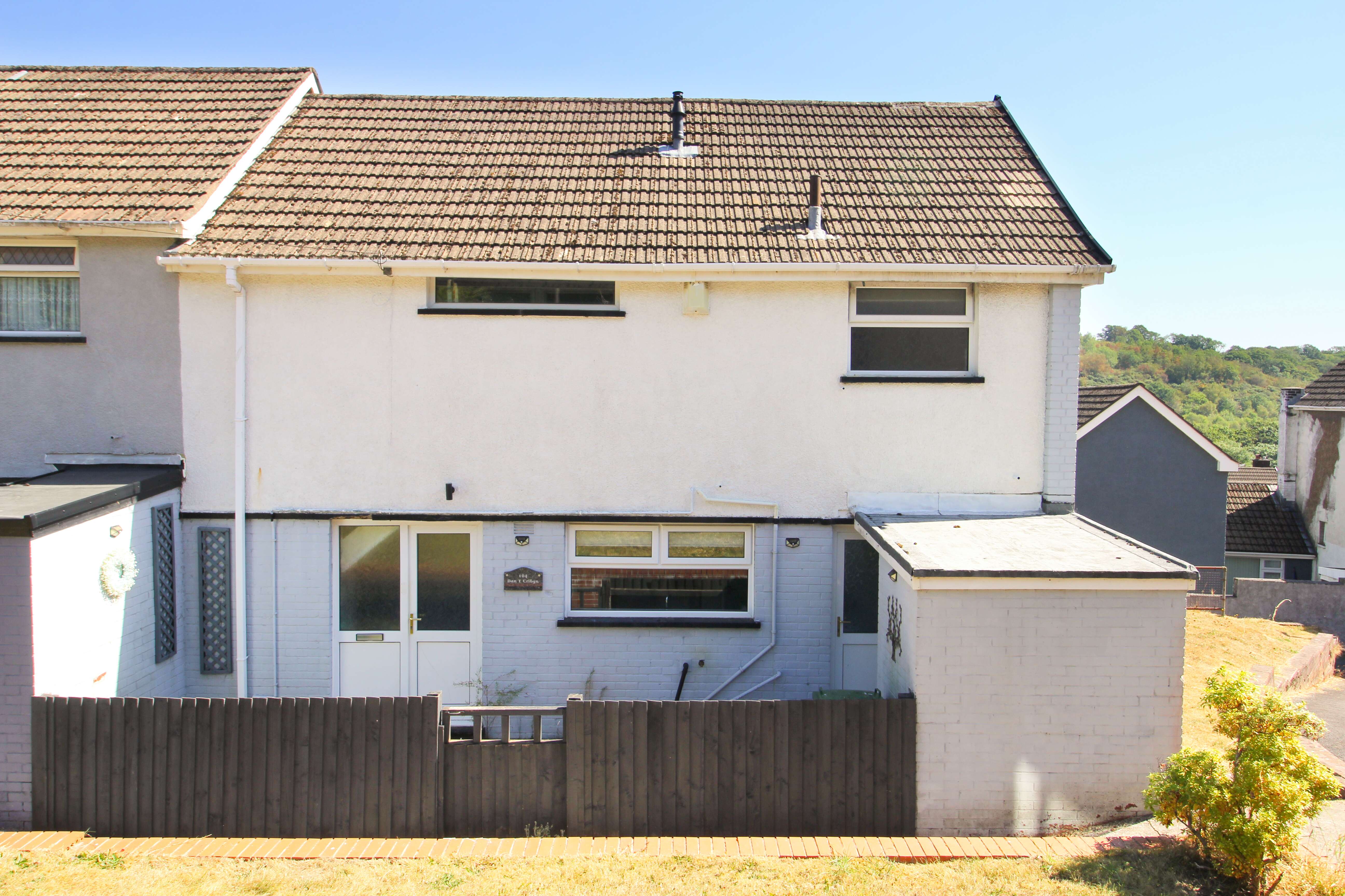 House Dan y Cribyn in Ynysybwl