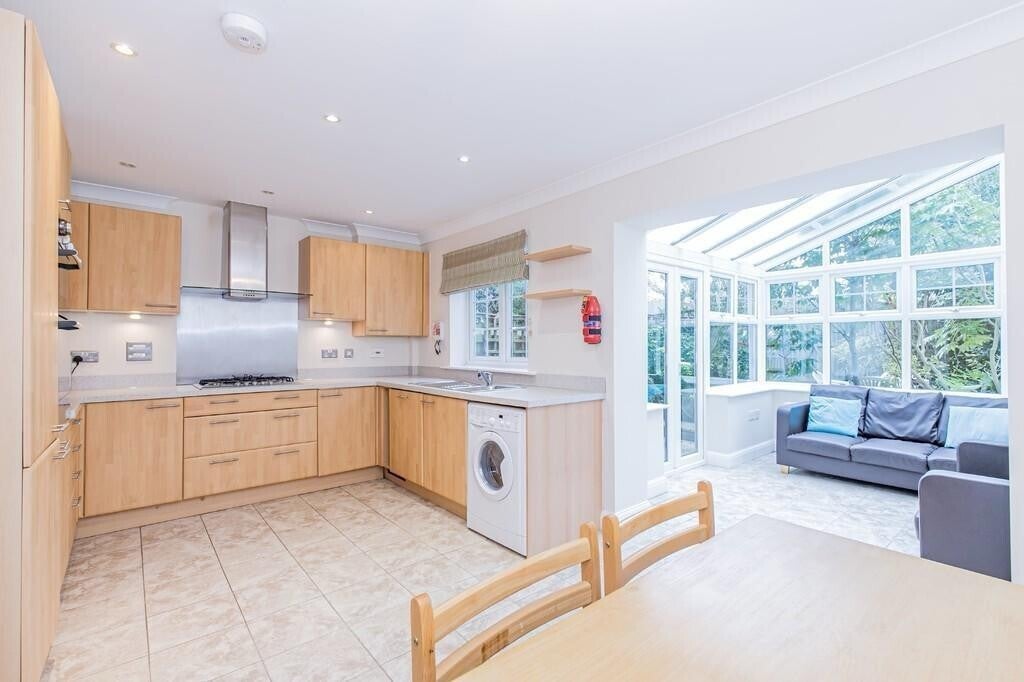 Room Reliance Way in Oxford