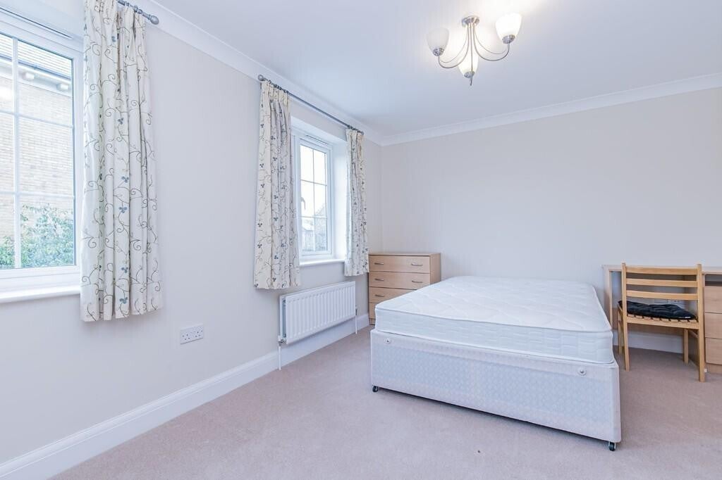 Room Reliance Way in Oxford