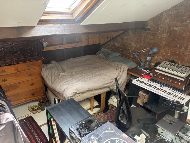 Room Prout Road in Greater London