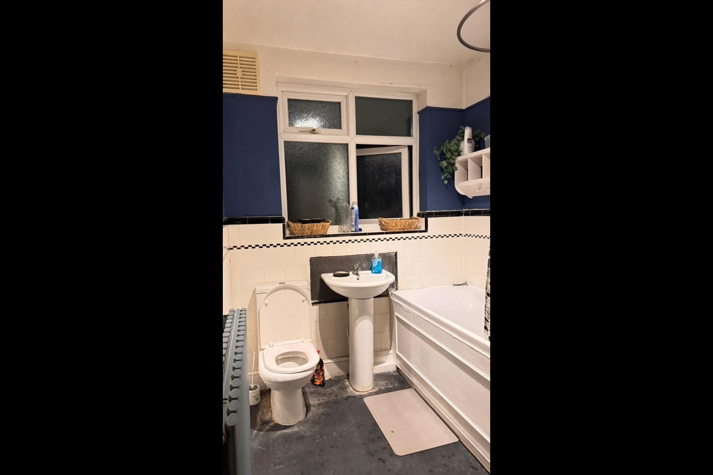 Room Applegarth Drive in Greater London