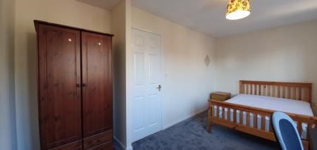 Flat Gillquart Way in Coventry