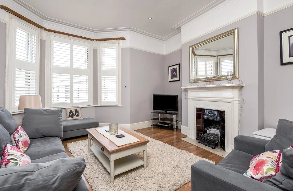 Flat Brixton Road in Greater London