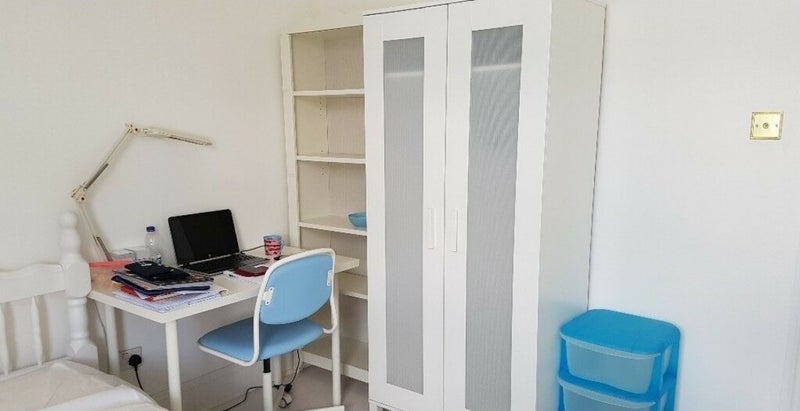 Room Winifred Road in Greater London