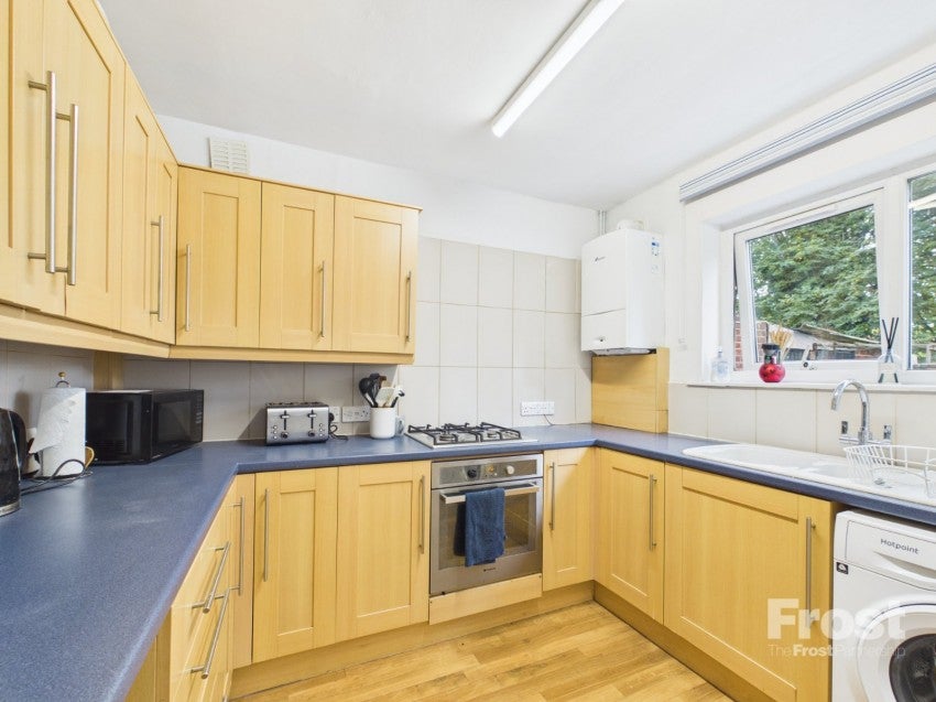 Flat Thirlmere Avenue in Slough