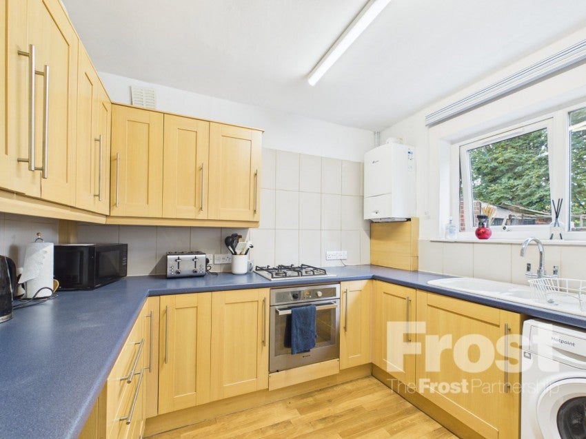 Flat Thirlmere Avenue in Slough