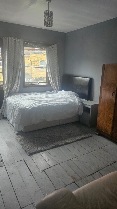 Room Parfrey Street in Greater London