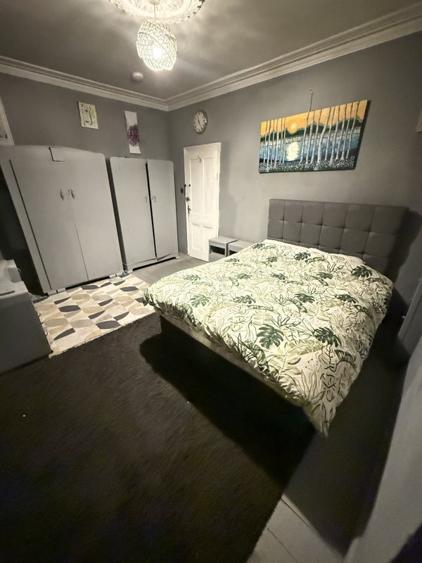 Room Parfrey Street in Greater London