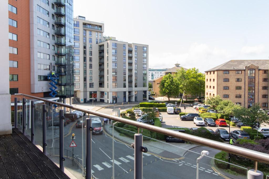 Flat Ocean Way in Southampton