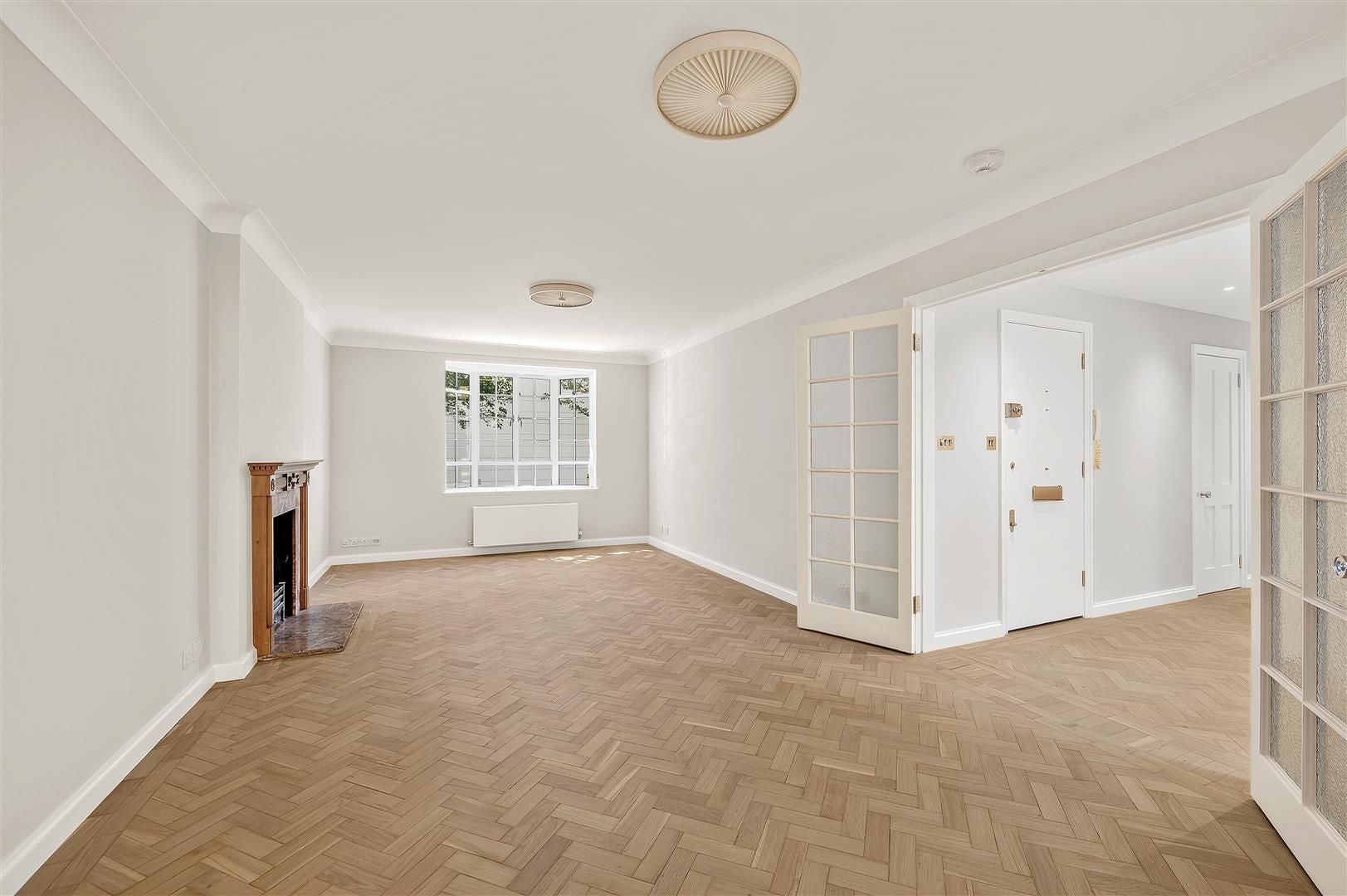 Flat Douro Place in Greater London