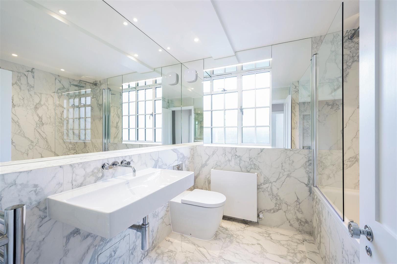Flat Douro Place in Greater London
