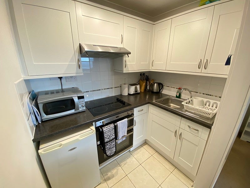 Flat Rotherslade Road in Newton