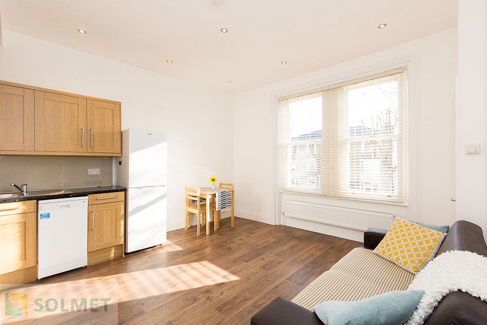 Flat Cavendish Road in Greater London