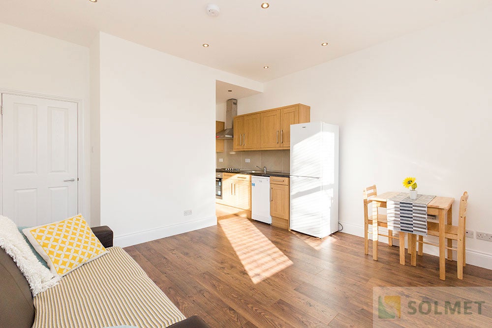 Flat Cavendish Road in Greater London