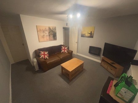 Flat Perryfields Close in Redditch