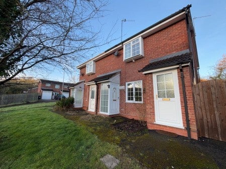 Flat Perryfields Close in Redditch