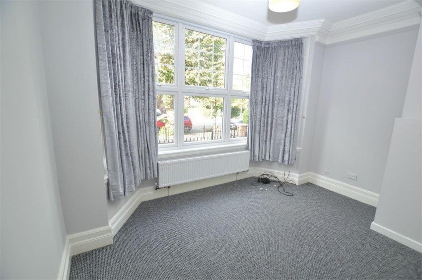 Flat Clifton Road in Rugby
