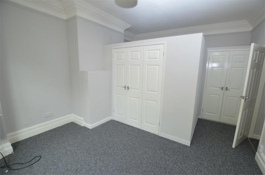 Flat Clifton Road in Rugby