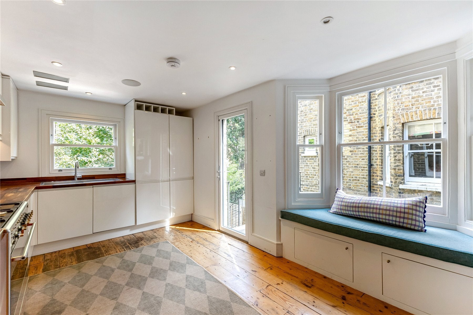 House Warriner Gardens in Greater London
