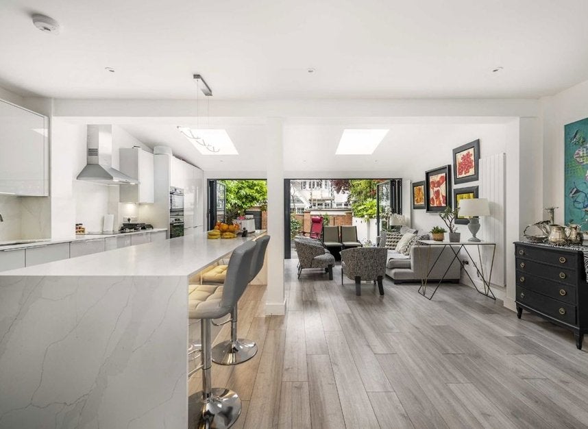 House Alyth Gardens in Greater London