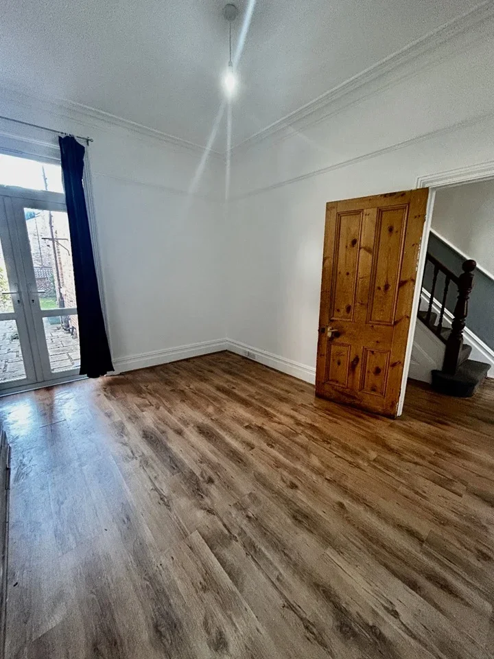 House Grecian Crescent in Greater London