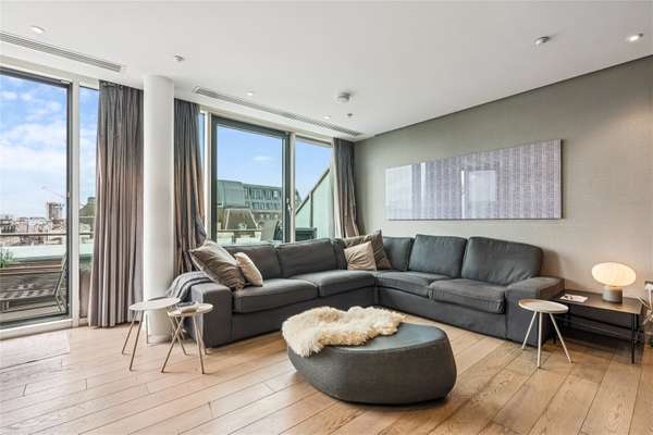 Flat Wardour Street in City of Westminster