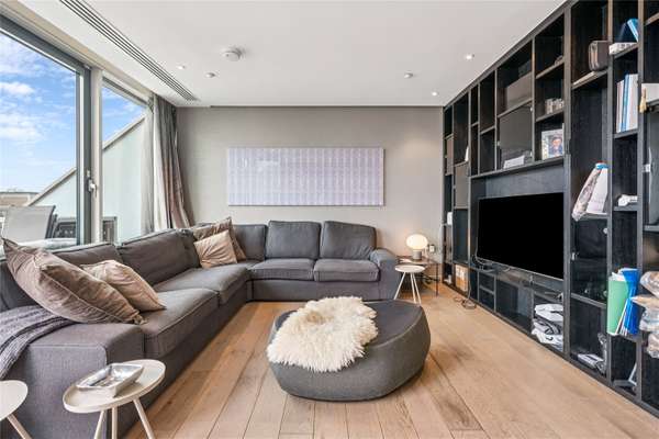 Flat Wardour Street in City of Westminster