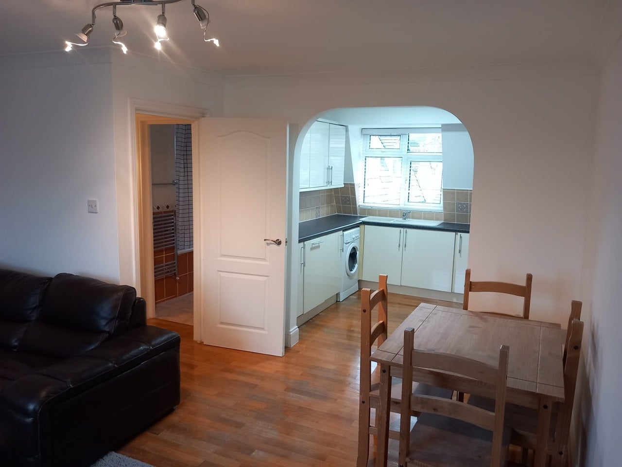 Flat Farley Hill in Luton