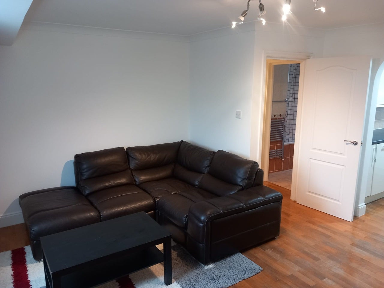 Flat Farley Hill in Luton