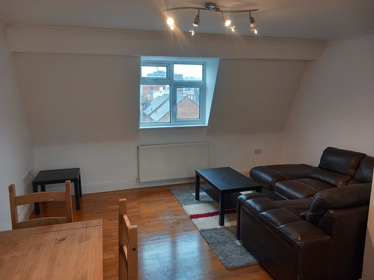 Flat Farley Hill in Luton