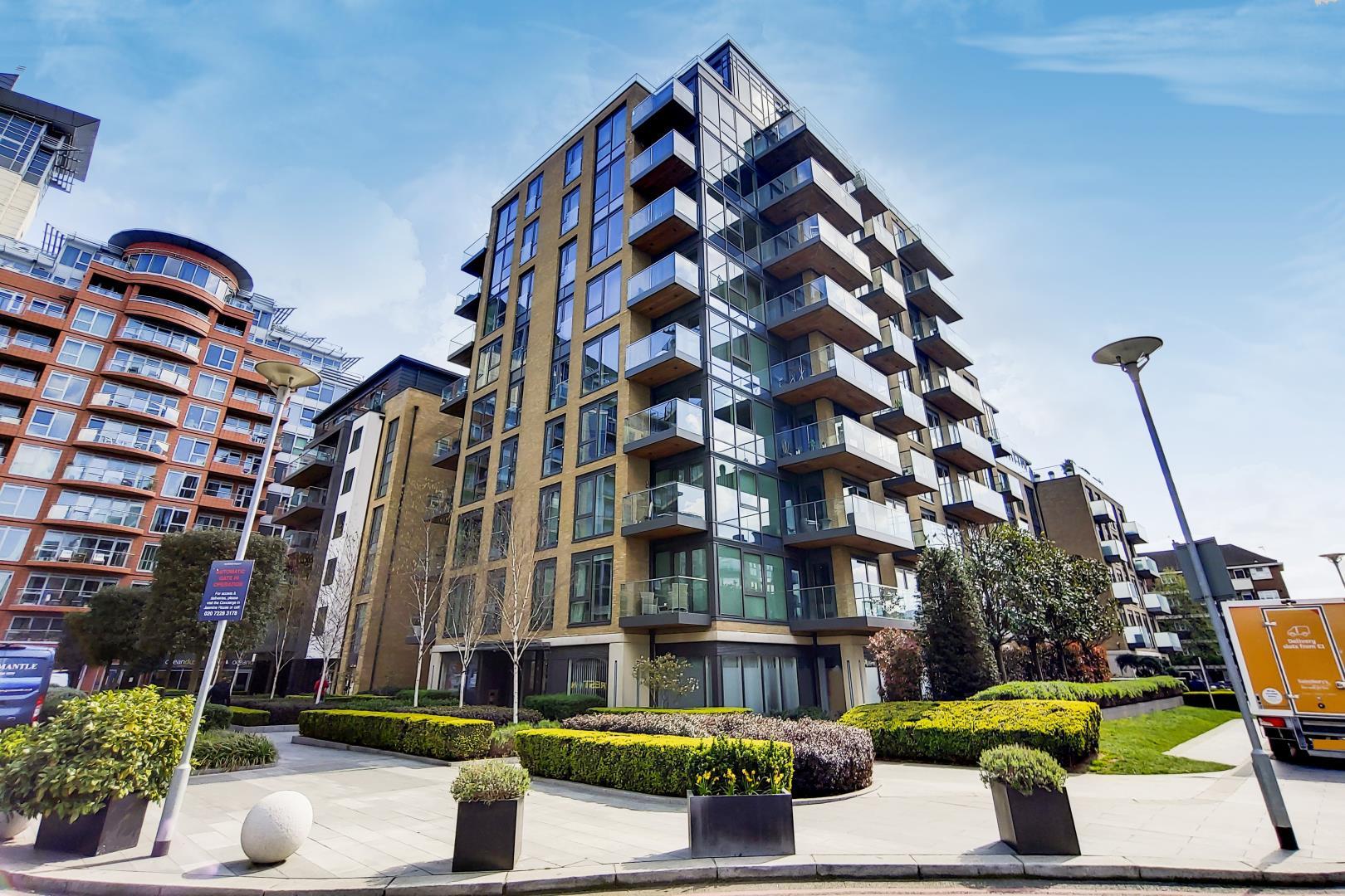 Flat Juniper Drive in Greater London