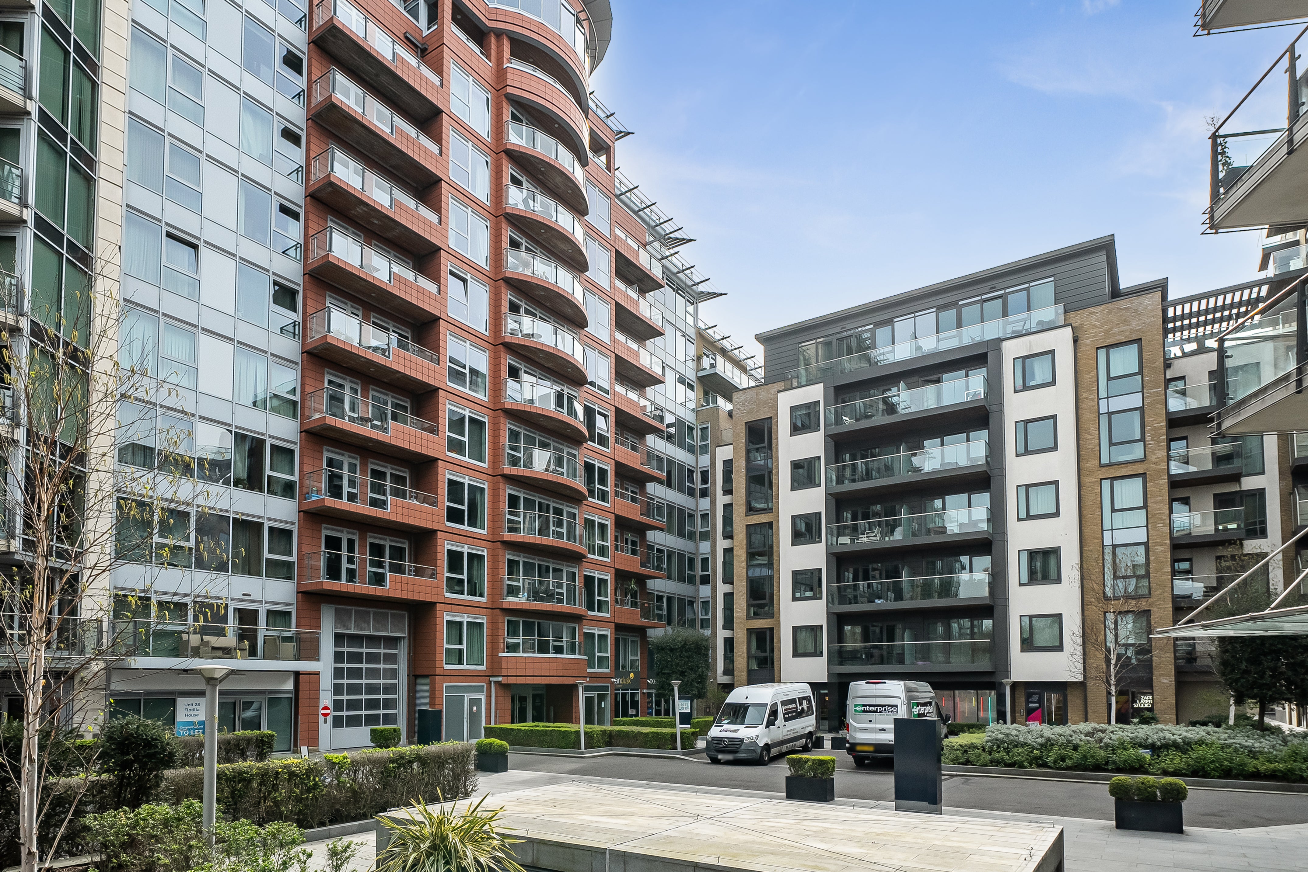 Flat Juniper Drive in Greater London