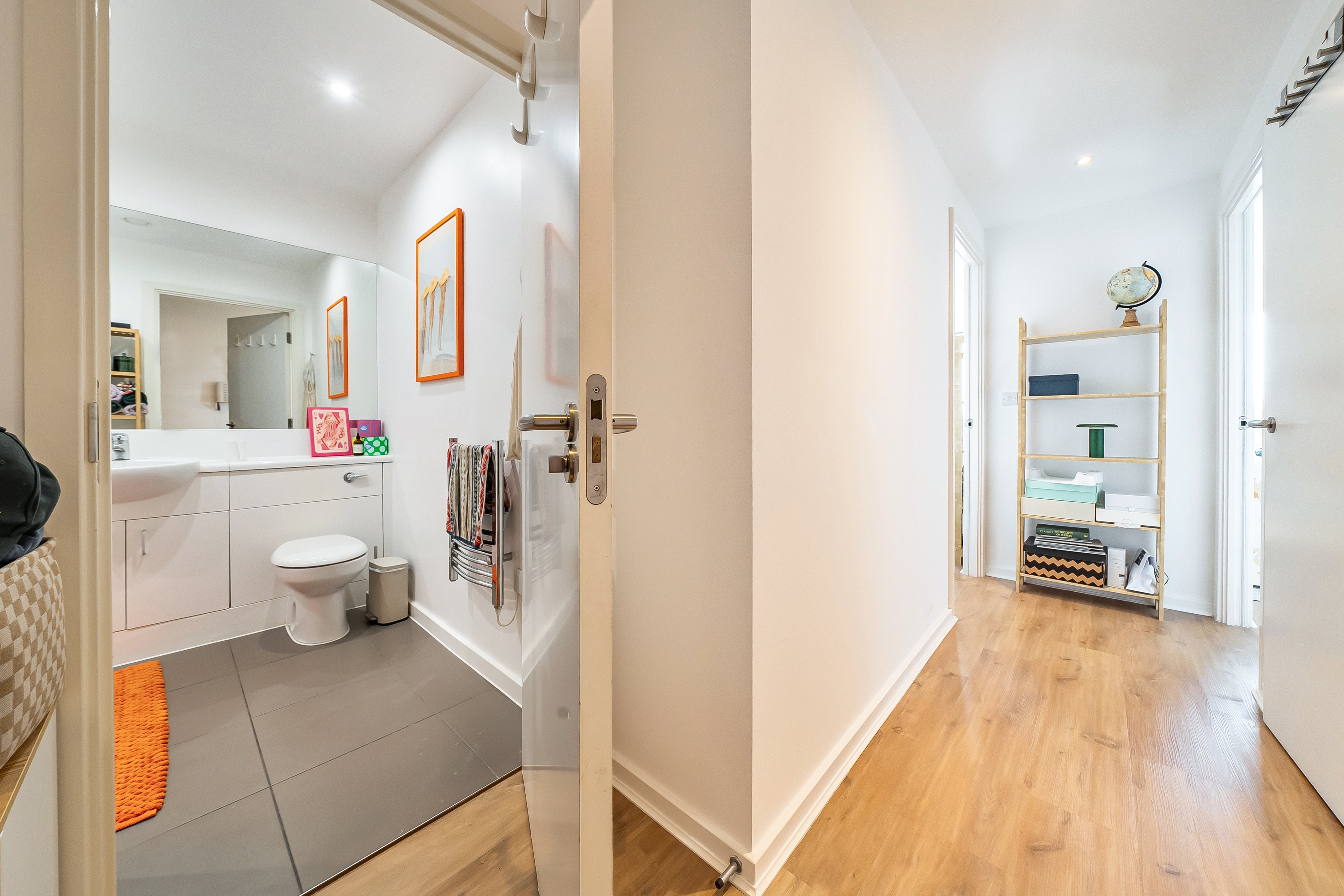 Flat Juniper Drive in Greater London